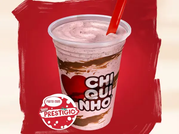 Milk Shake Feito com Prestígio e Morango