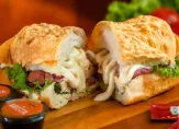 Burger Costelão Catupiry Original c/ Bacon (serve 2 pessoas)